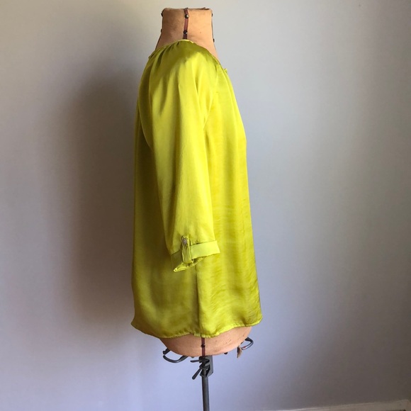 Relativity Silky Chartreuse Green Peasant Top 3/4 Sleeve - Picture 2 of 13